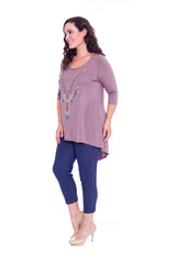 1315 Ram Stud Dip Hem Top